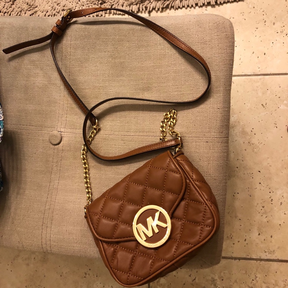 Michael kors crossbody